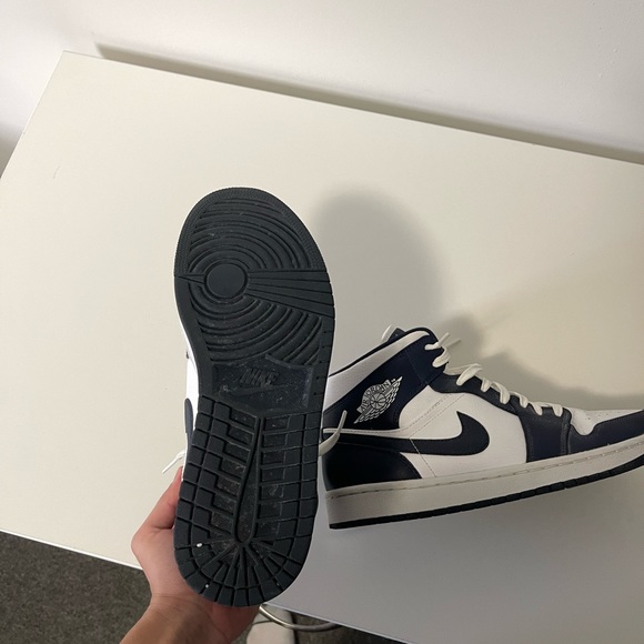 Air Jordan 1 Mid ‘Obsidian’ - Picture 6 of 8